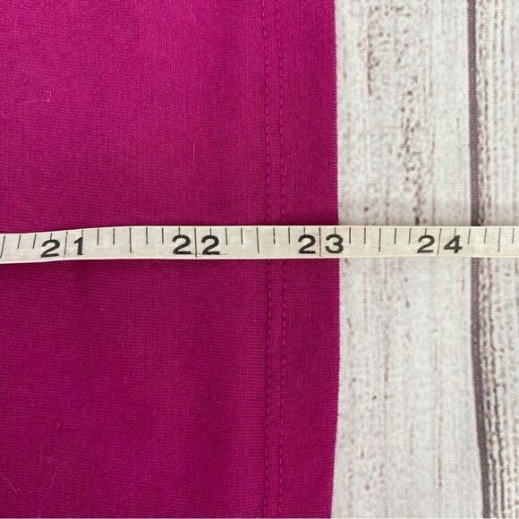 St. John’s Bay active v-cut top with pleated shoulder size petite LG - Picture 8 of 10